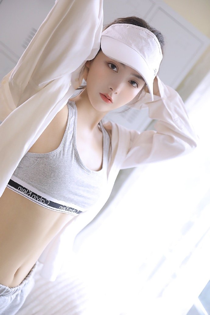 我的天才女友 封面